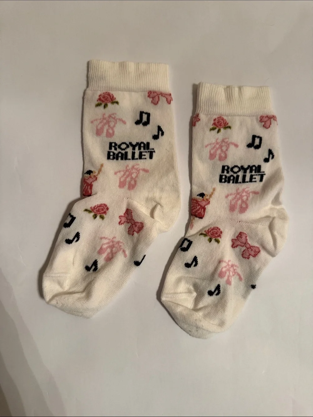 Royal Ballet London Gift Shop Children’s Socks Ballet Motifs Pink White